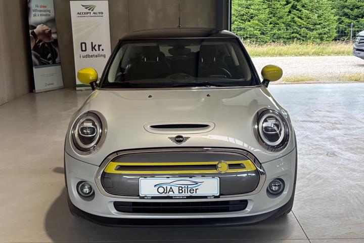 Sølv Mini Cooper SE fra 2021