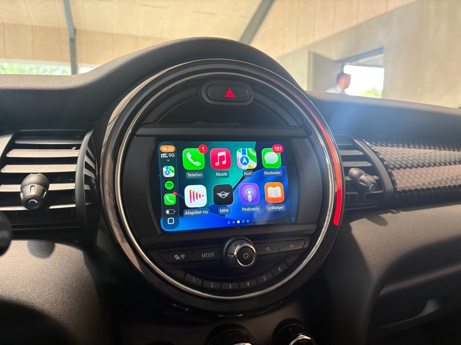 Sølv Mini Cooper SE fra 2021