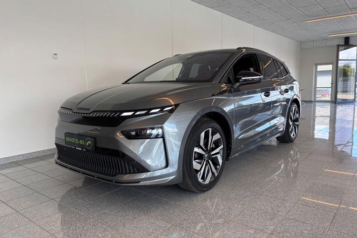 Grå Skoda Enyaq fra 2026 set udefra
