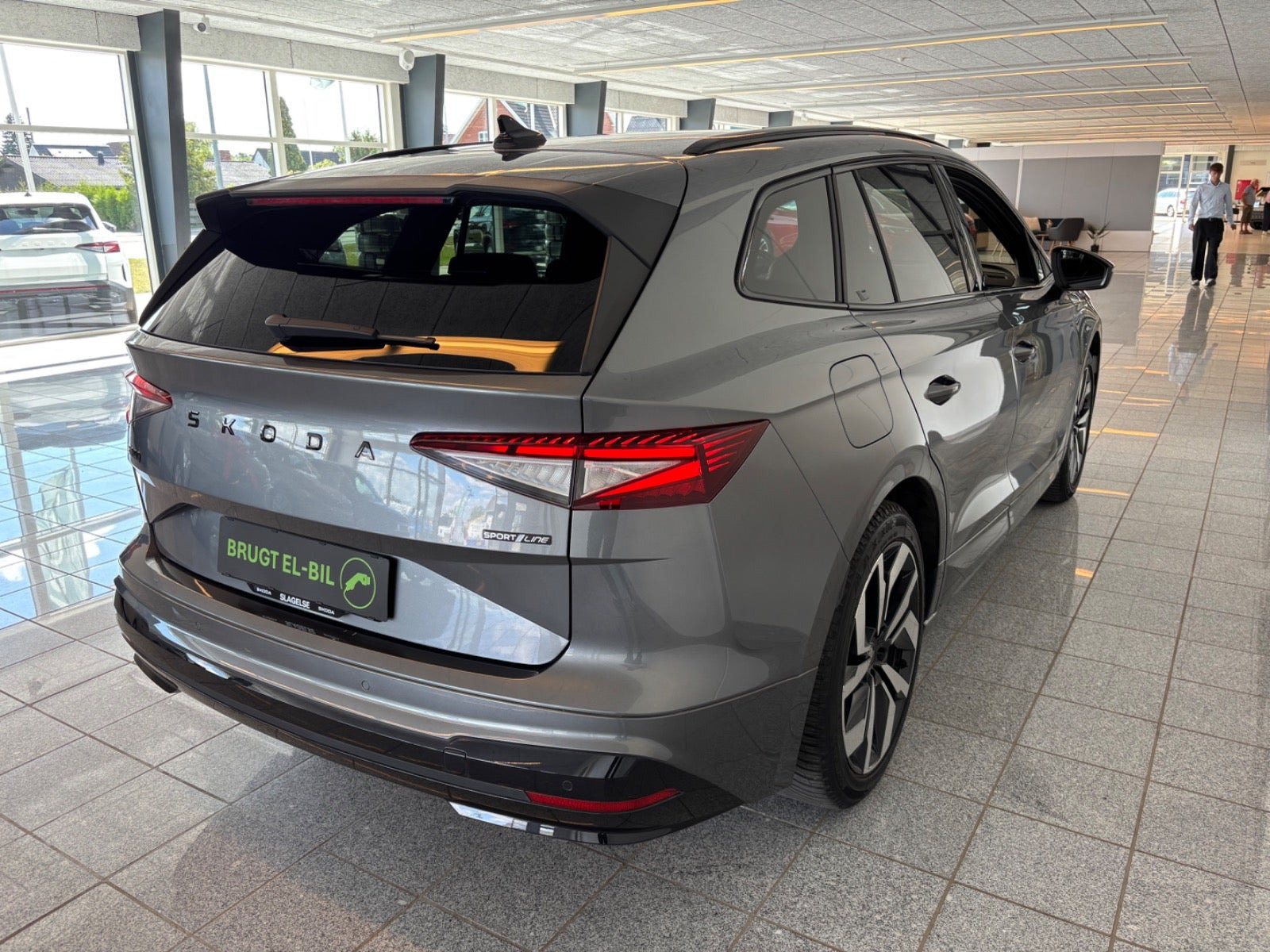 Grå Skoda Enyaq fra 2026