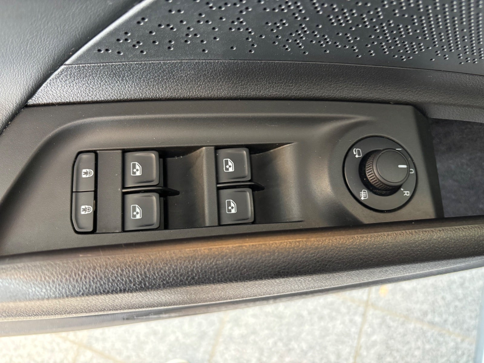 Grå Skoda Enyaq fra 2026