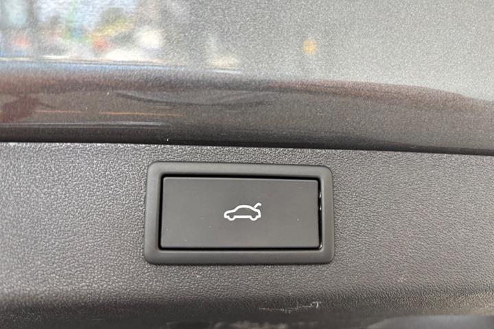 Grå Skoda Enyaq fra 2026