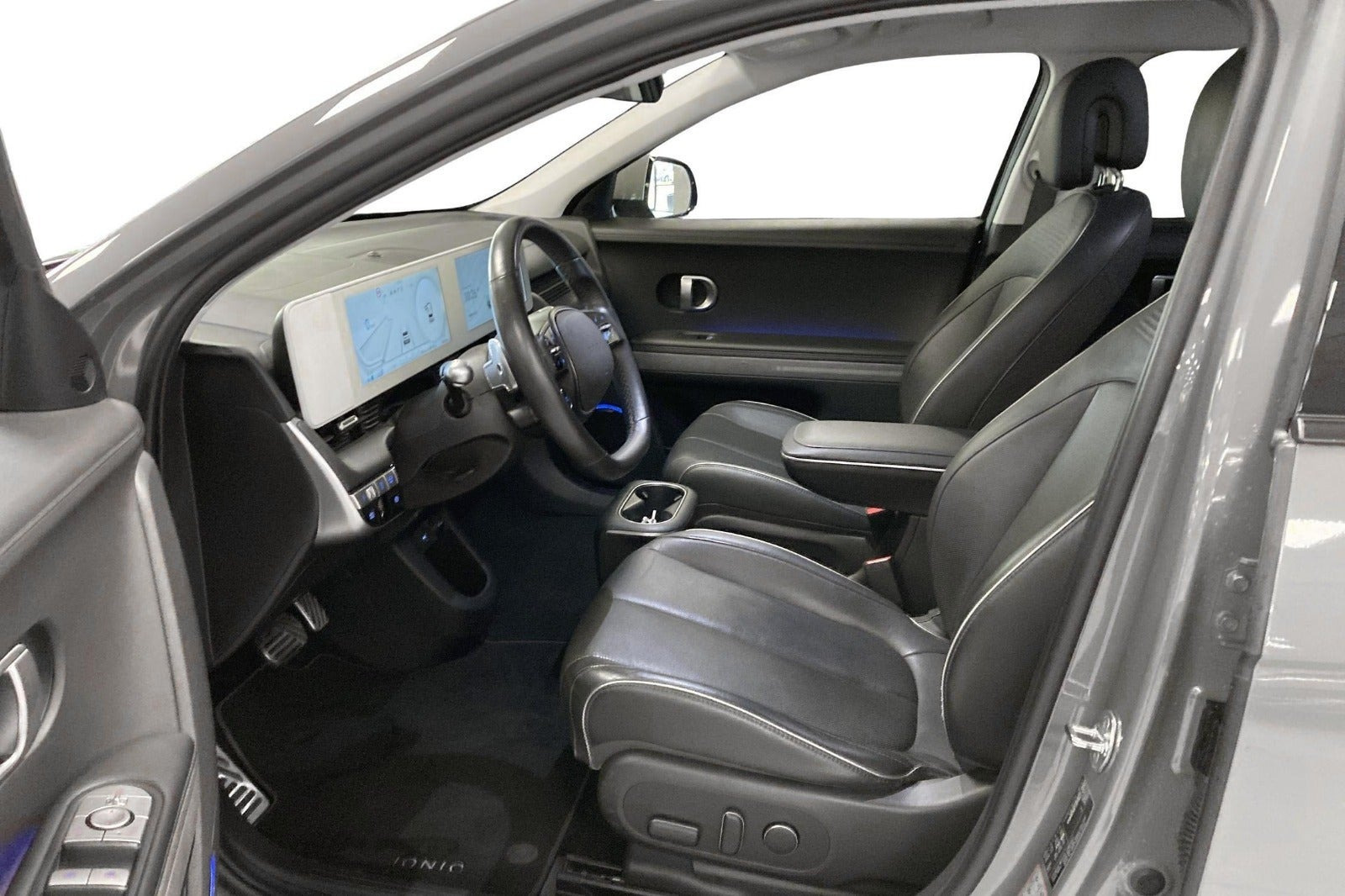 Grå Hyundai Ioniq 5 fra 2023