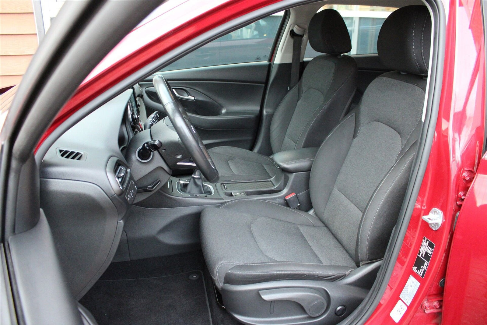 Rød Hyundai i30 fra 2021