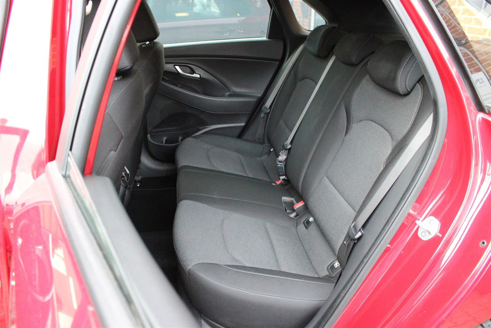 Rød Hyundai i30 fra 2021