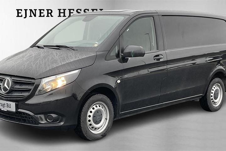 Sort Mercedes Vito 114 fra 2022