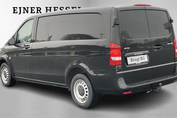 Sort Mercedes Vito 114 fra 2022