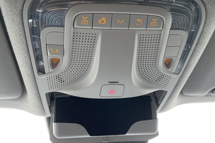 Sort Mercedes Vito 114 fra 2022