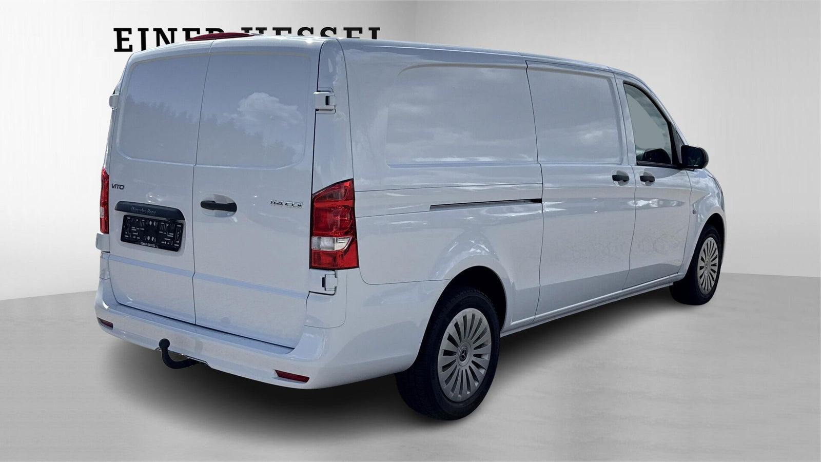 Hvid Mercedes Vito 114 fra 2024