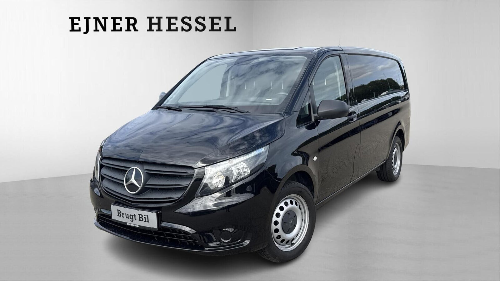 Sort Mercedes Vito 114 fra 2022