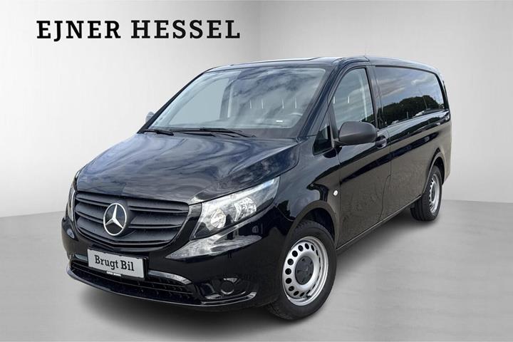Sort Mercedes Vito 114 fra 2022