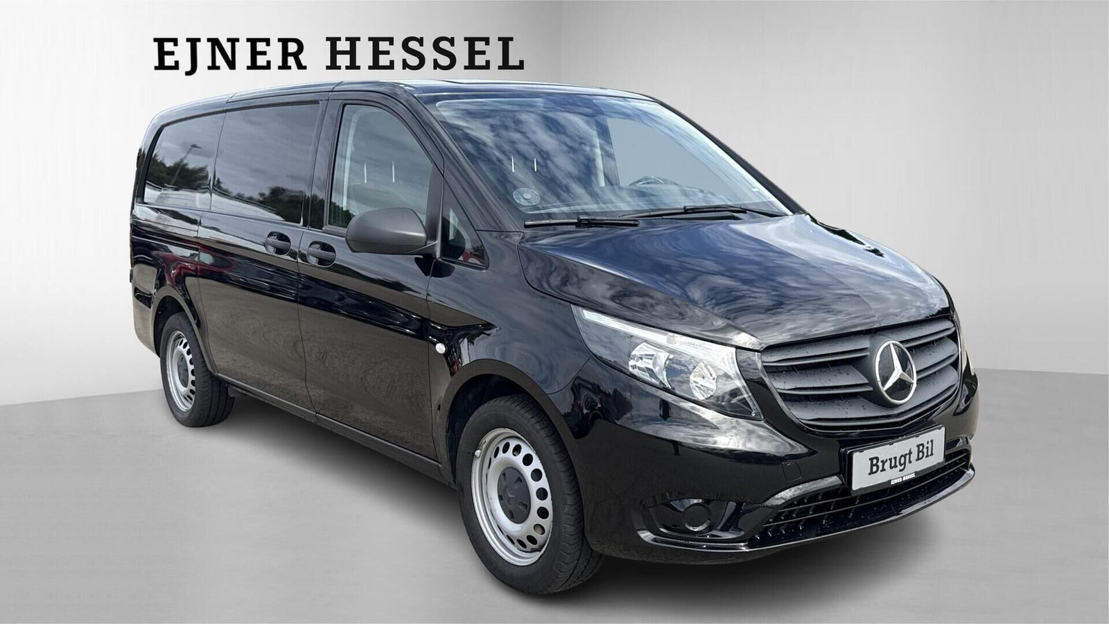 Sort Mercedes Vito 114 fra 2022