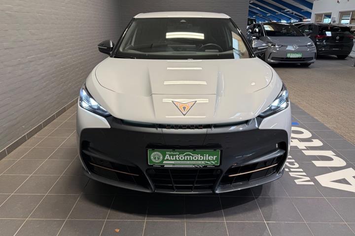 Hvid Cupra Tavascan fra 2024