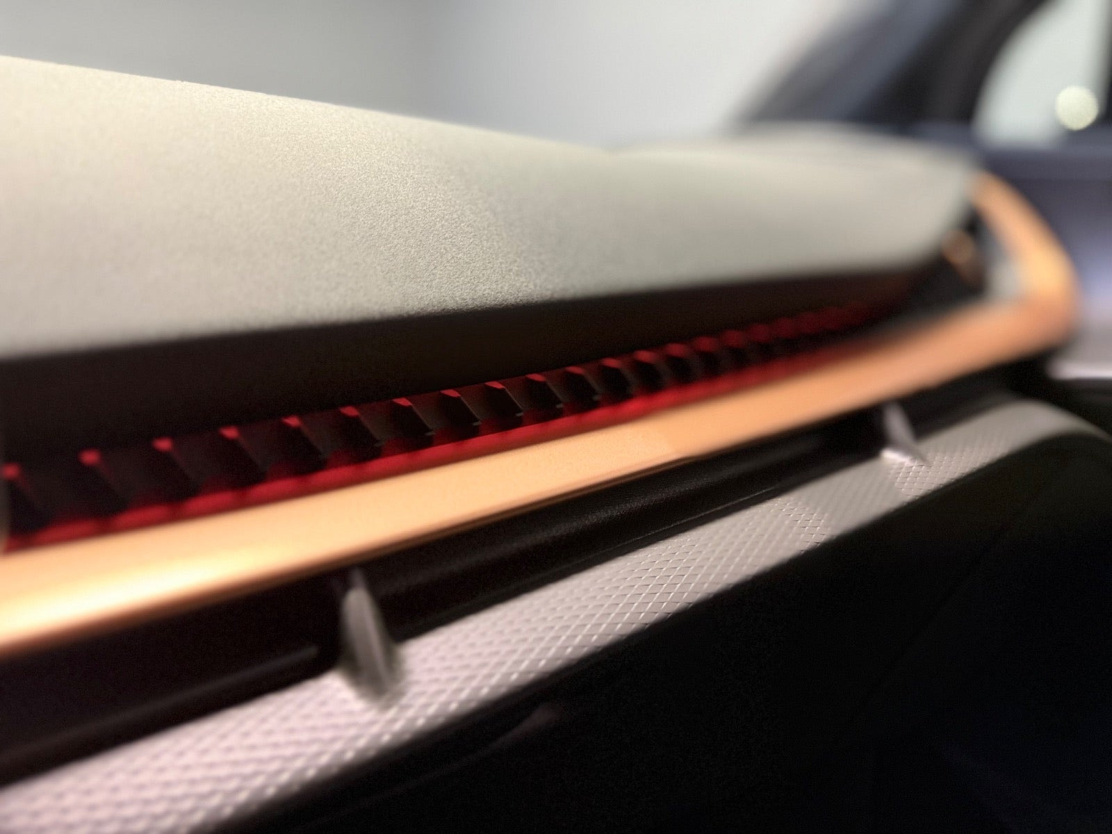 Hvid Cupra Tavascan fra 2024