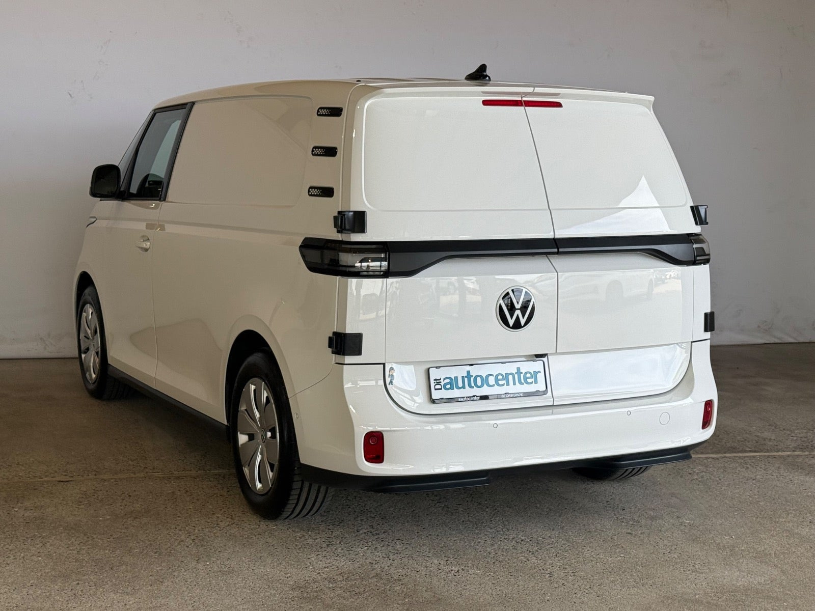 Hvid VW ID.Buzz fra 2023