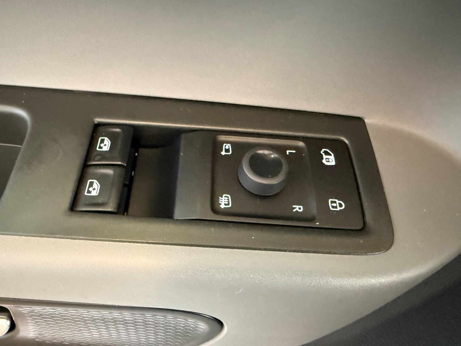 Hvid VW ID.Buzz fra 2023