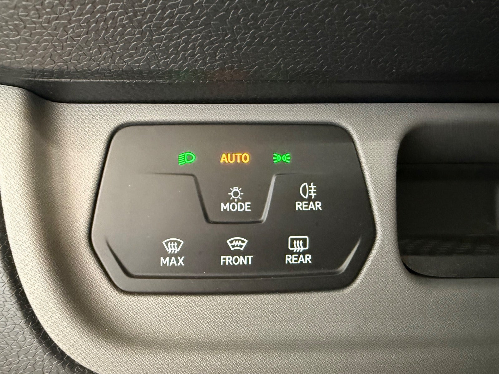 Hvid VW ID.Buzz fra 2023