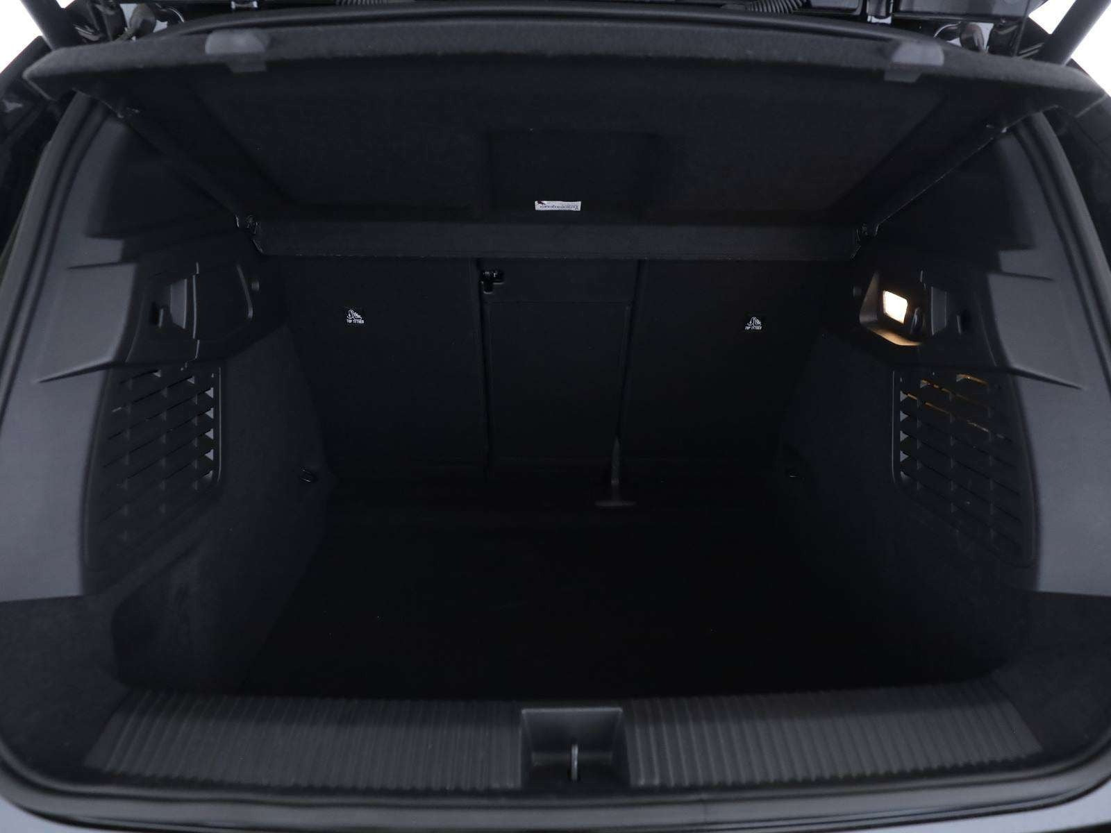Sort Renault Scenic E-Tech fra 2025