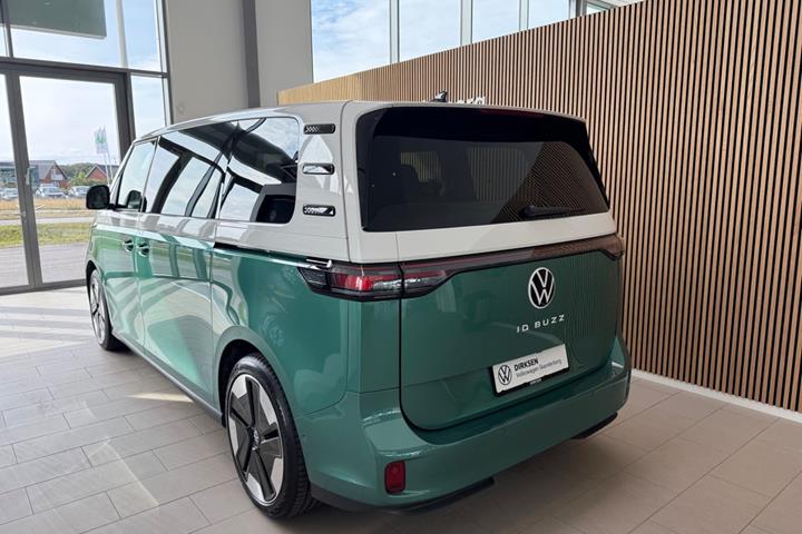 Gul VW ID.Buzz fra 2025