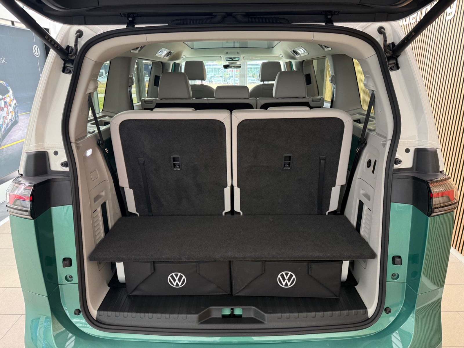 Gul VW ID.Buzz fra 2025