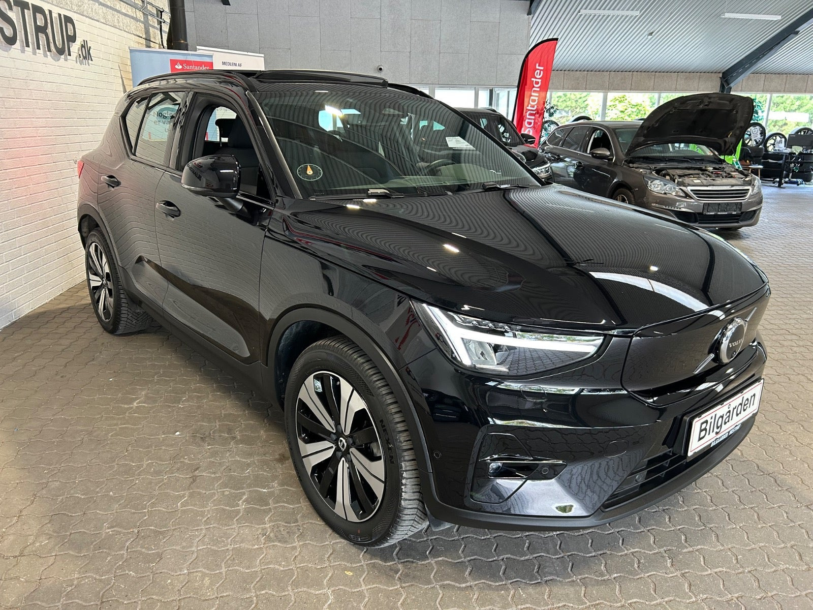 Sort Volvo XC40 fra 2023