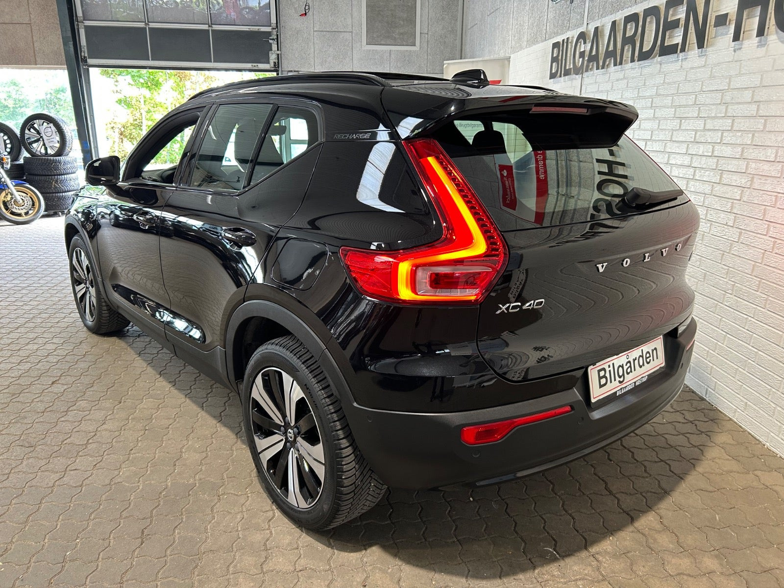 Sort Volvo XC40 fra 2023