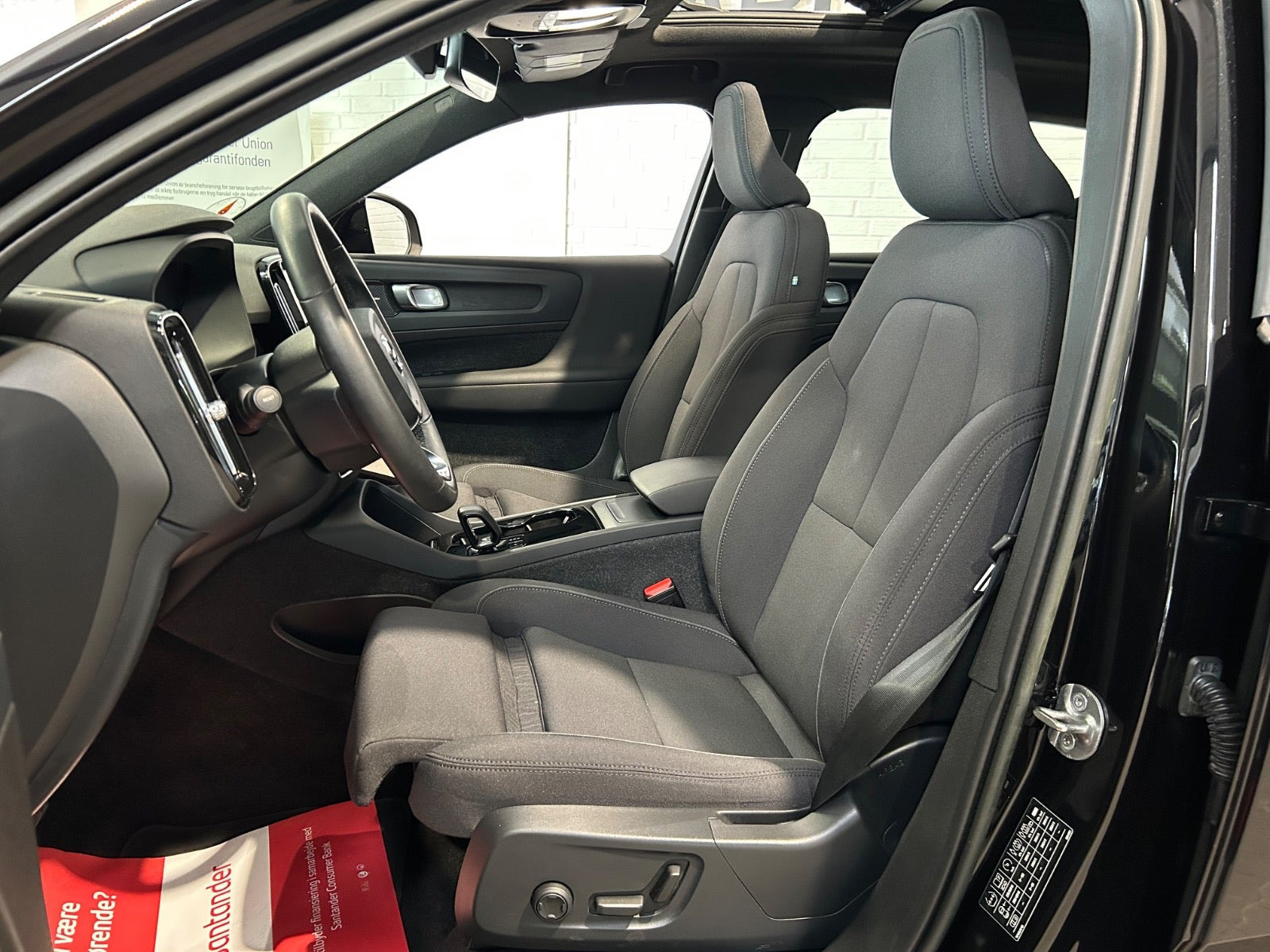 Sort Volvo XC40 fra 2023