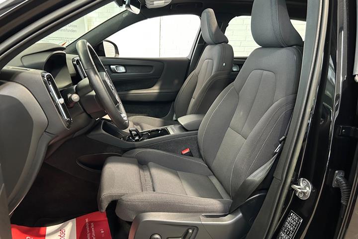 Sort Volvo XC40 fra 2023