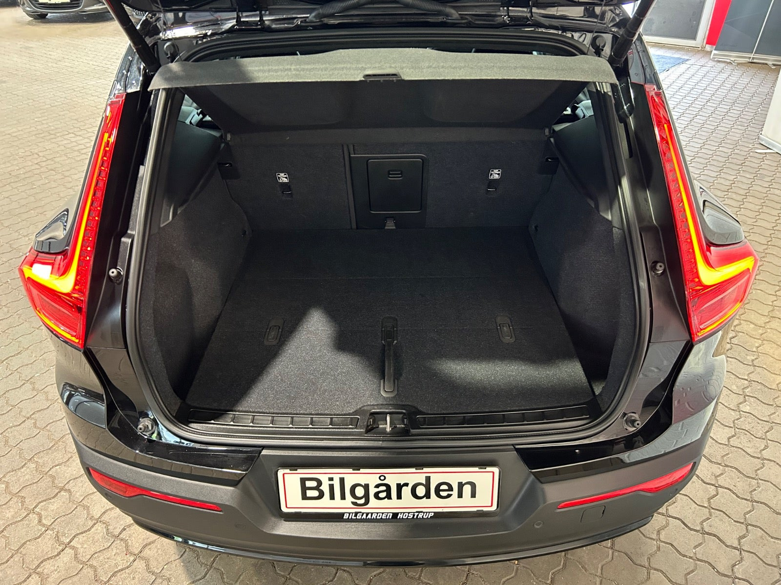 Sort Volvo XC40 fra 2023