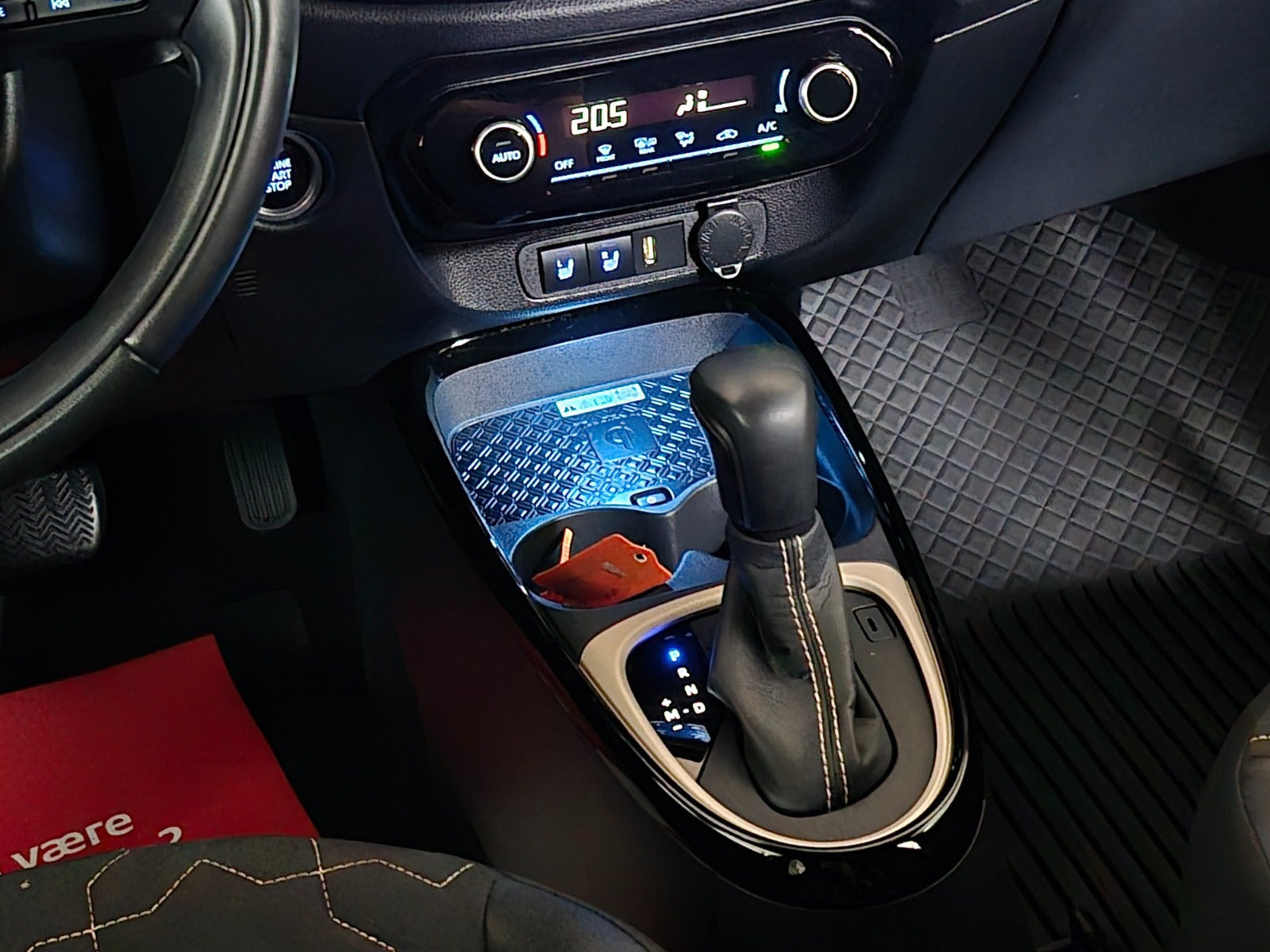 Brun Toyota Aygo X fra 2022