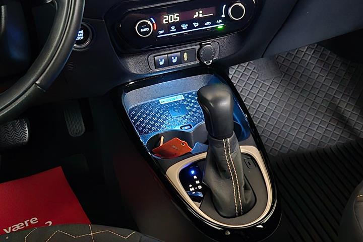 Brun Toyota Aygo X fra 2022