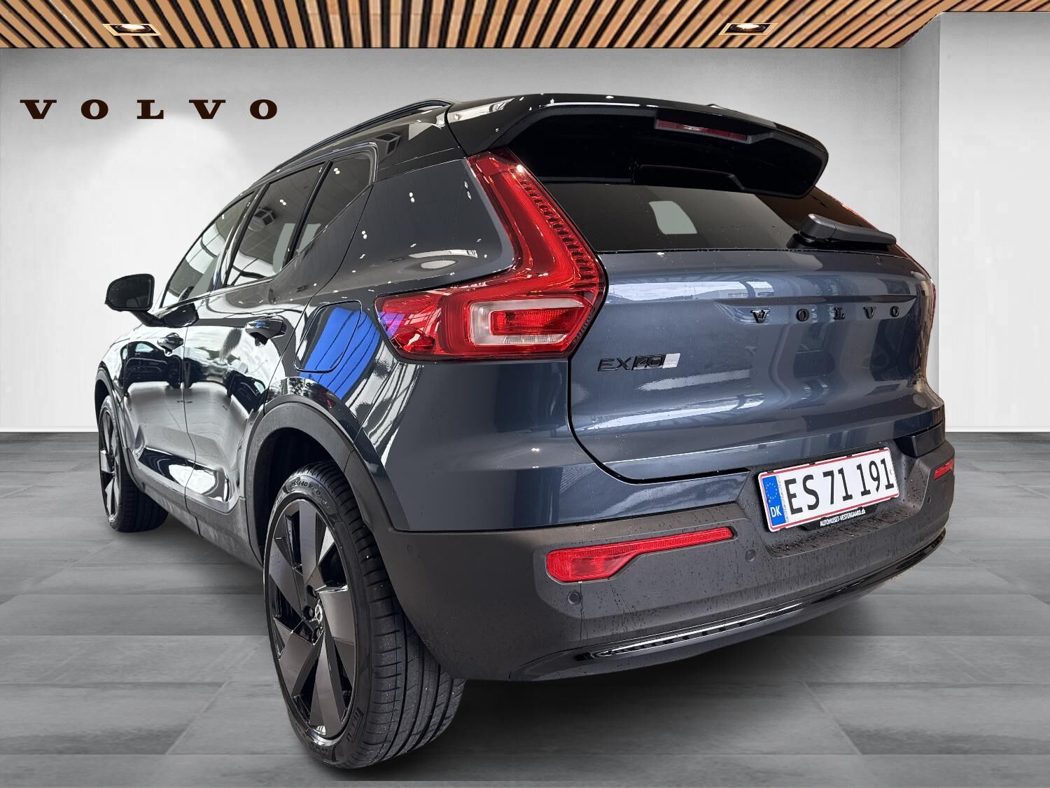 Blå Volvo EX40 fra 2026