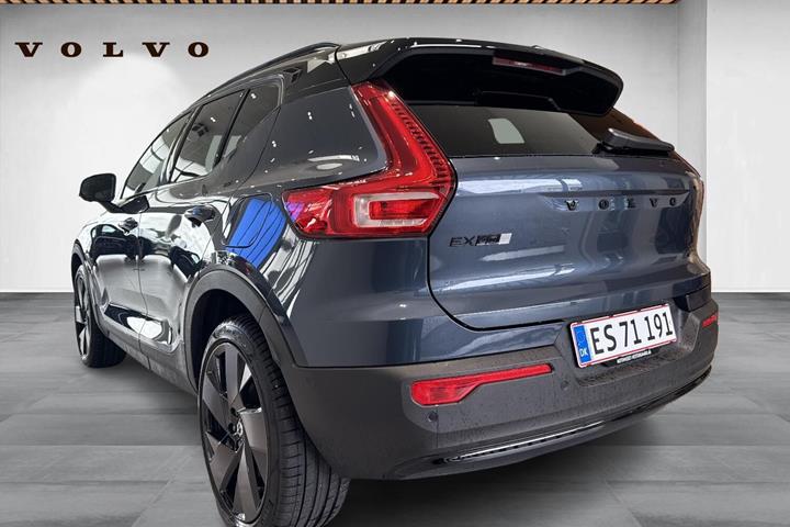 Blå Volvo EX40 fra 2026