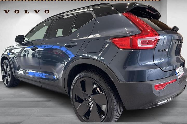 Blå Volvo EX40 fra 2026