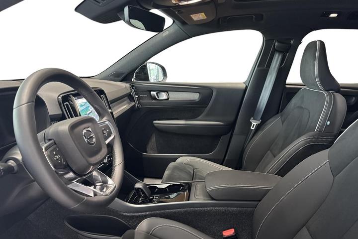 Blå Volvo EX40 fra 2026