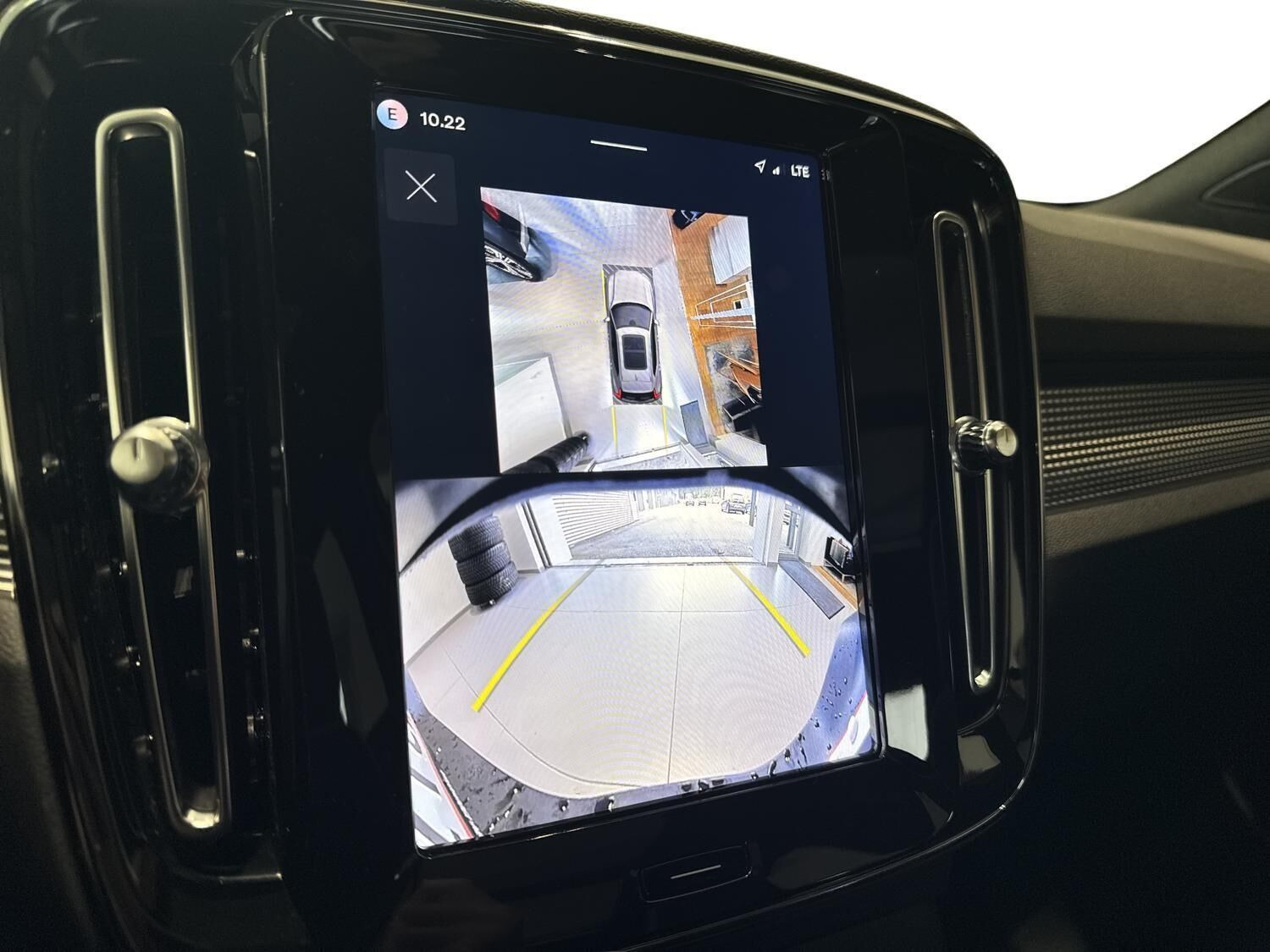 Blå Volvo EX40 fra 2026