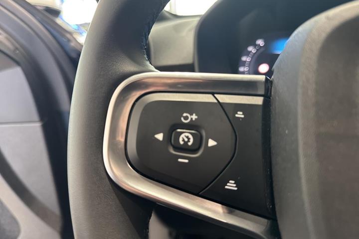 Blå Volvo EX40 fra 2026