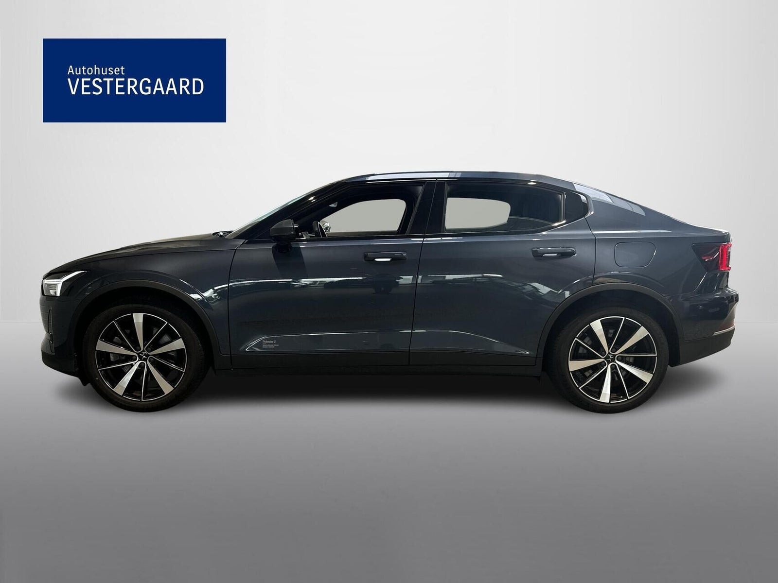 Blå Polestar 2 fra 2022