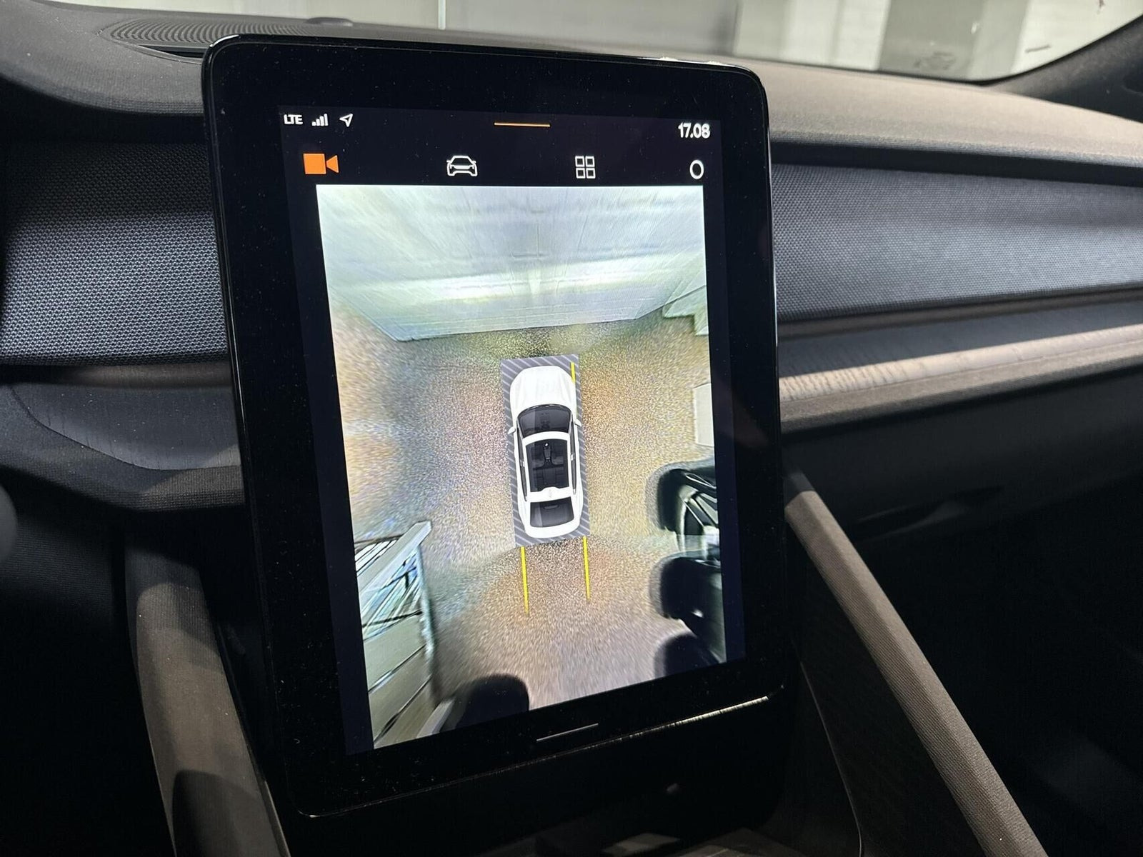 Blå Polestar 2 fra 2022