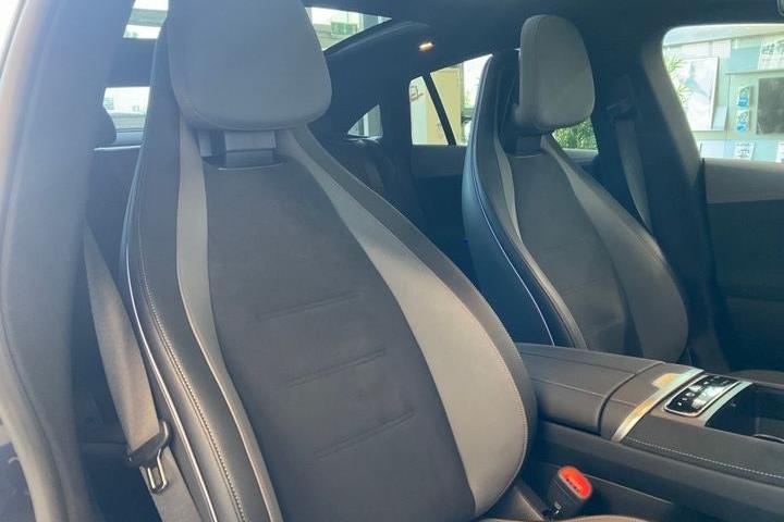 Blå Mercedes EQE350+ fra 2025