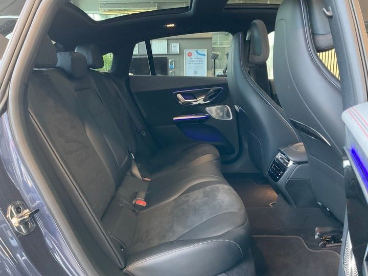 Blå Mercedes EQE350+ fra 2025