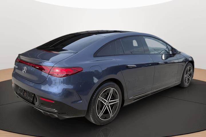 Blå Mercedes EQE350+ fra 2025