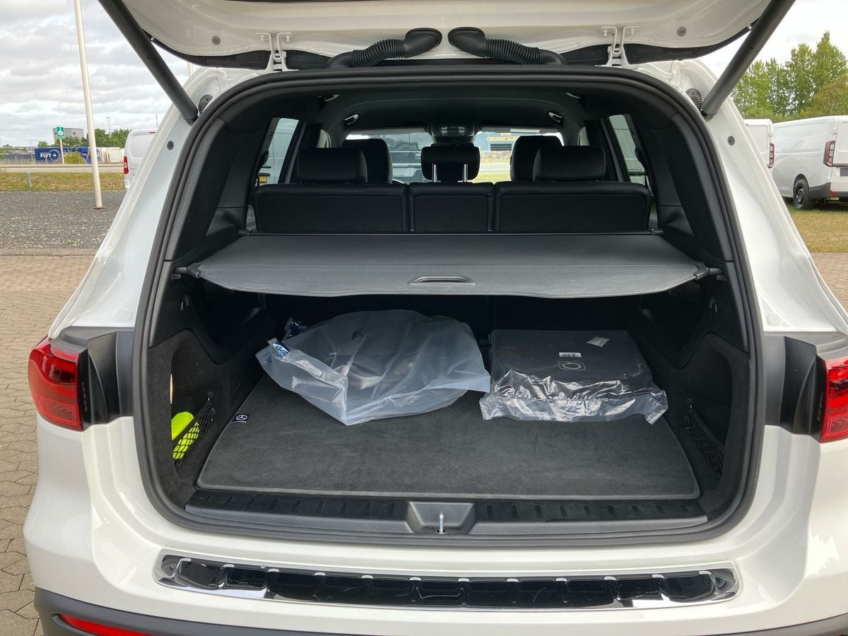 Hvid Mercedes EQB250+ fra 2025