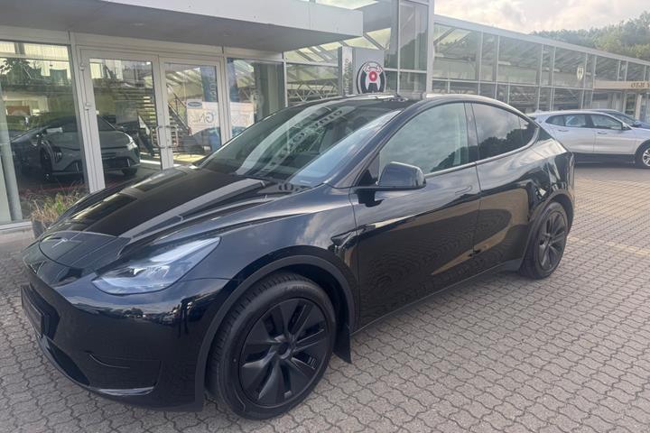 Sort Tesla Model Y fra 2025