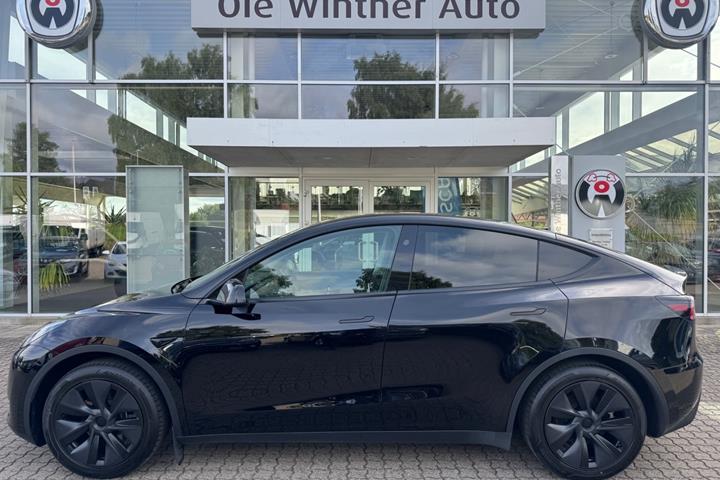 Sort Tesla Model Y fra 2025
