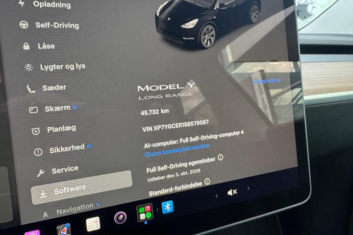 Sort Tesla Model Y fra 2025