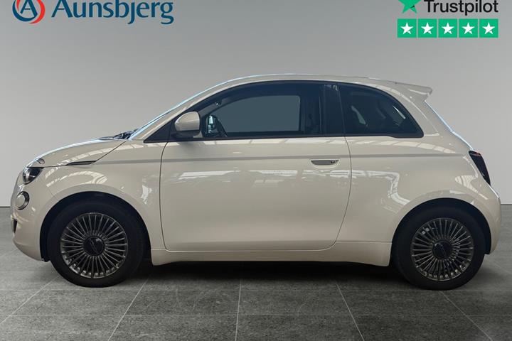 Hvid Fiat 500e fra 2022