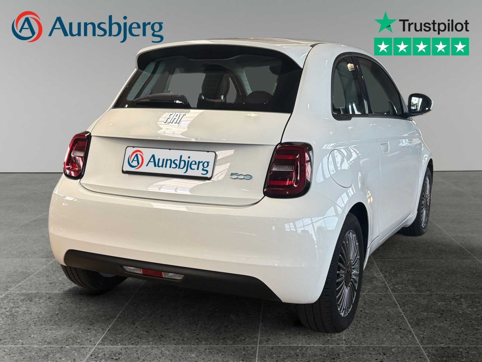 Hvid Fiat 500e fra 2022