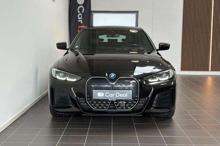 Sort BMW i4 fra 2023