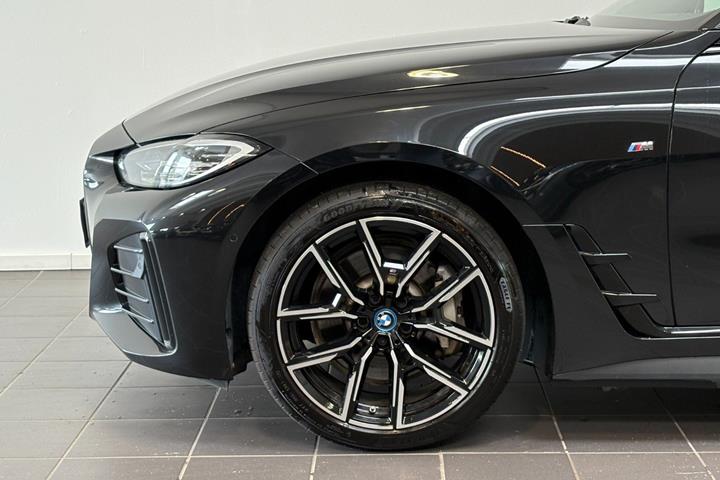 Sort BMW i4 fra 2023